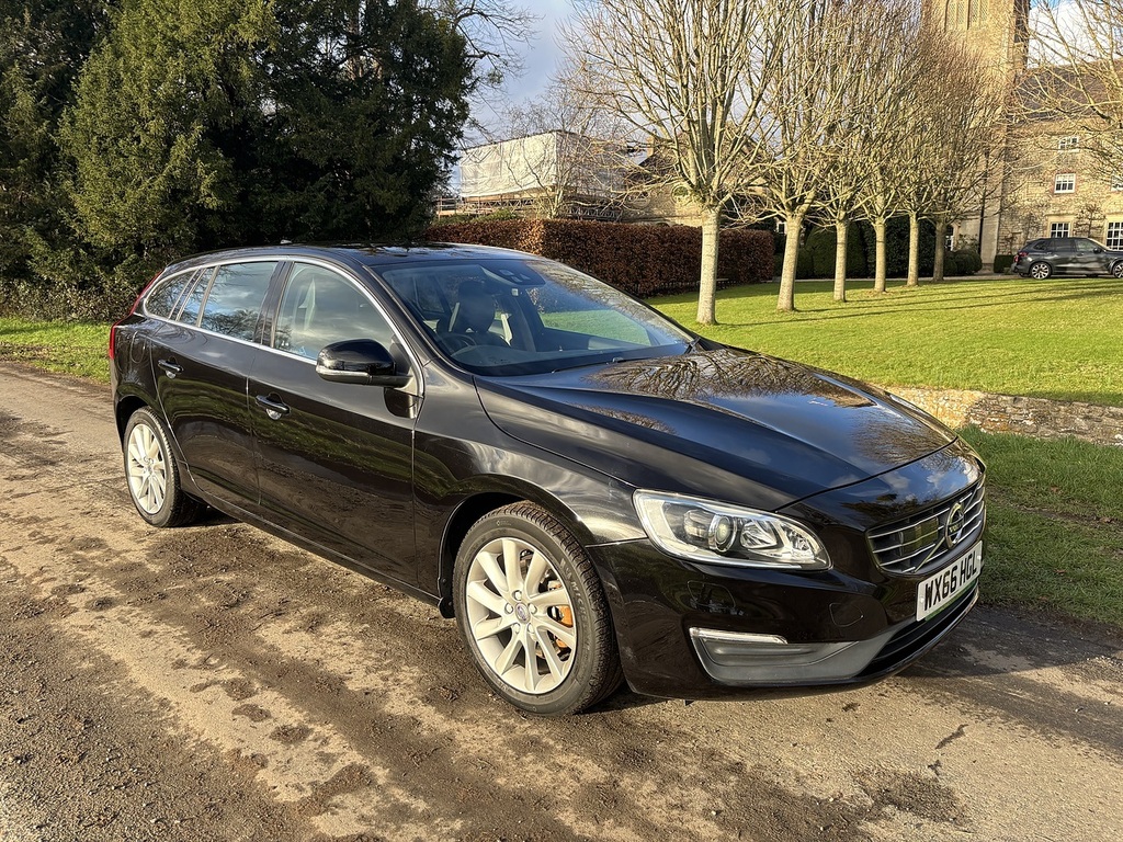 Volvo V60 T3 Se U556356 Black #3