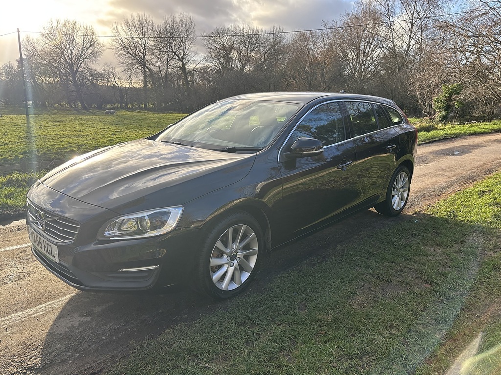Volvo V60 T3 Se U556356 Black #4