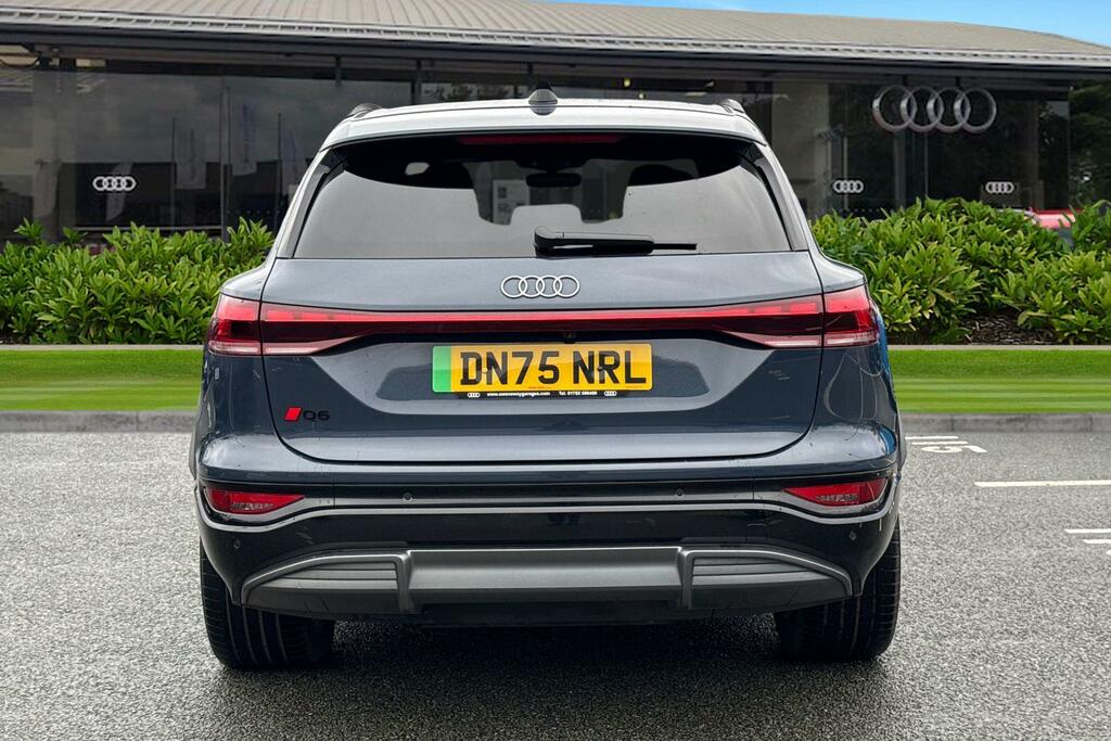 Audi Q6 E-Tron Q6 Suv S Line E-tron Quattro 285,00 Kw DN75NRL Blue #4