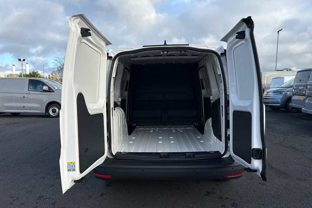 Volkswagen Caddy C20 Cargo Commerce Pro Swb 150 Ps 1.5 Tsi Ehybrid DE26LVR White #6