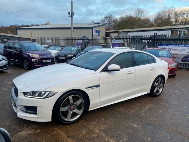 Jaguar XE Saloon LS67HMU White #4