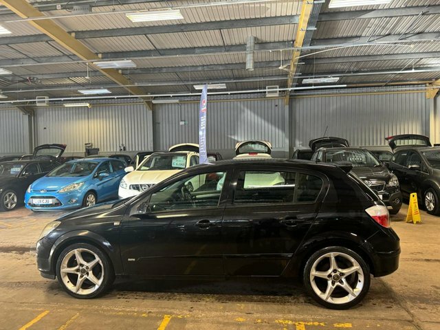 Vauxhall Astra Hatchback EF55VWV Black #2