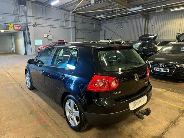 Volkswagen Golf Estate Black #5