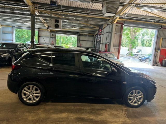 Vauxhall Astra Design Cdti Black