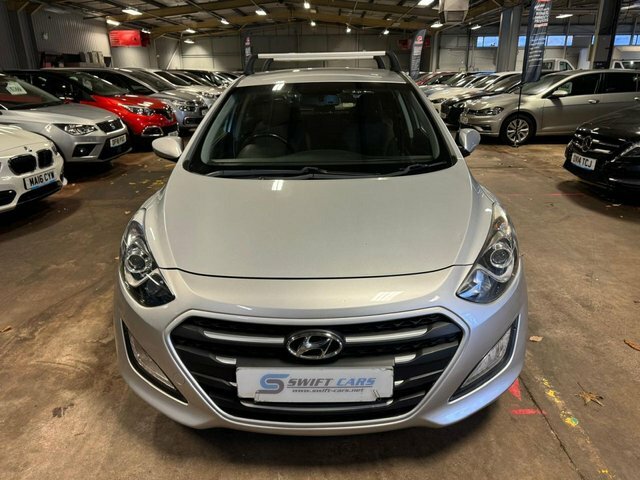 Hyundai I30 Hatchback EF15OYL Silver #2
