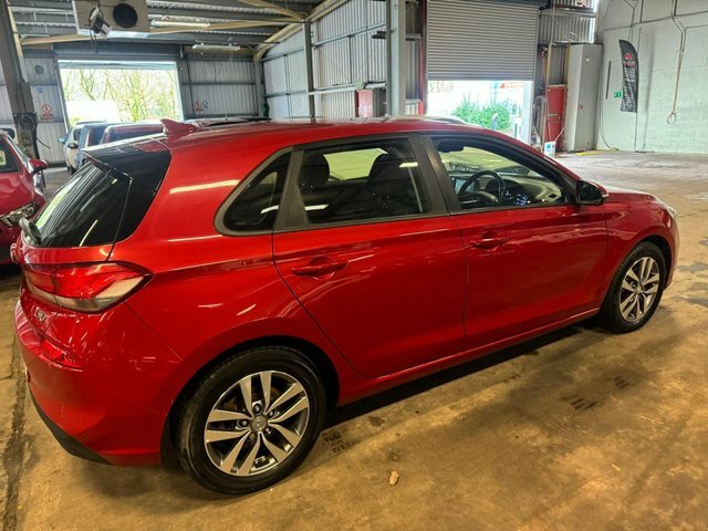 Hyundai I30 Crdi Se Nav NU67NFG Red #6