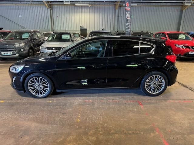 Ford Focus Hatchback FG68EHT Black #4