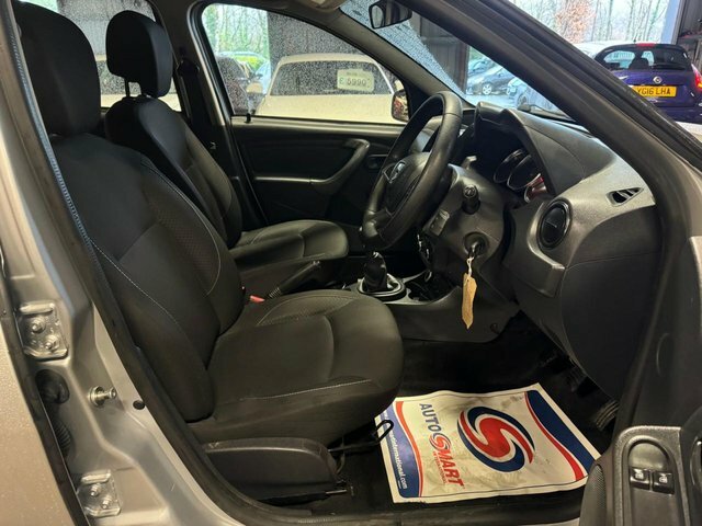 Dacia Duster Suv AY17PVW Silver #5