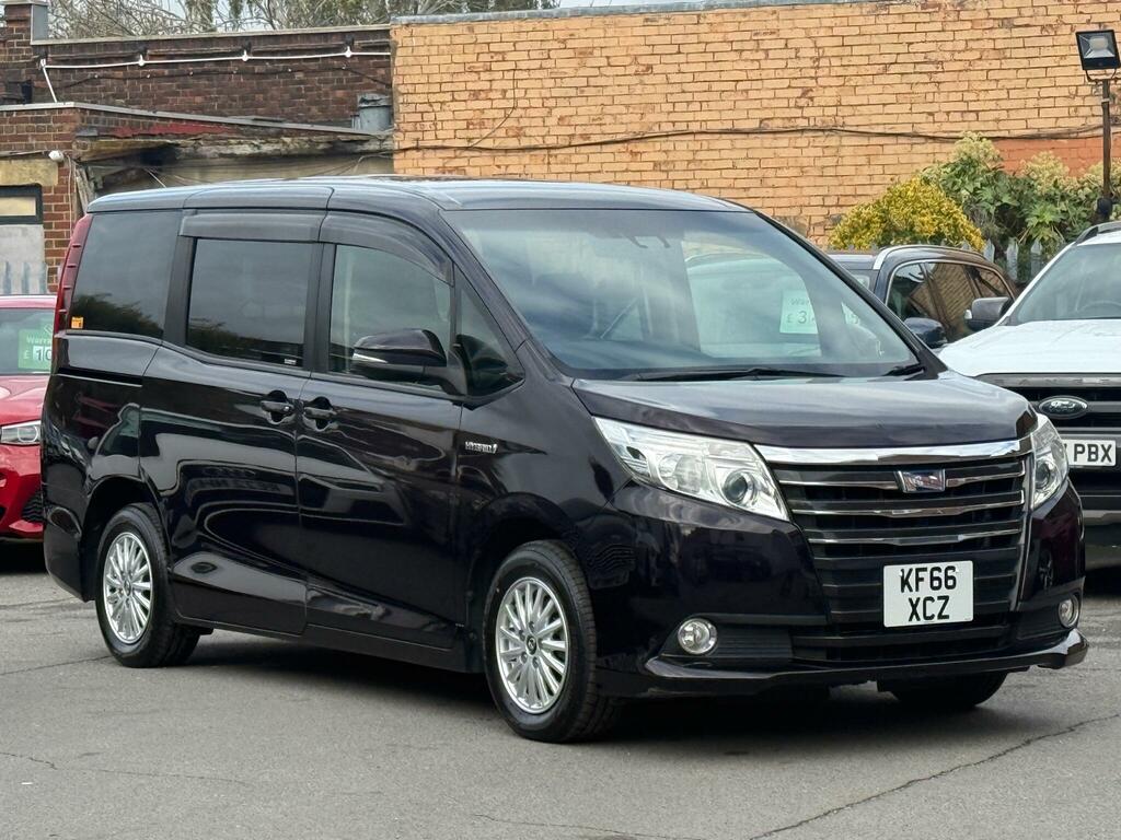Toyota Noah  White #1
