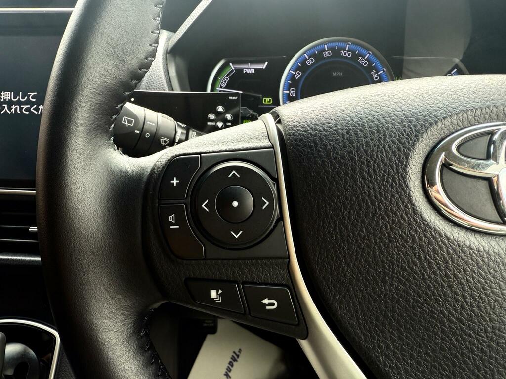 Toyota Noah  White #31