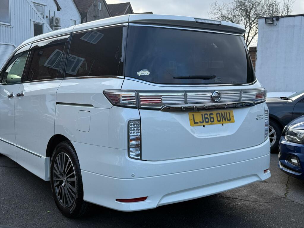 Nissan Elgrand Elgrand Highway Star S 4Wd Euro 6 White #4