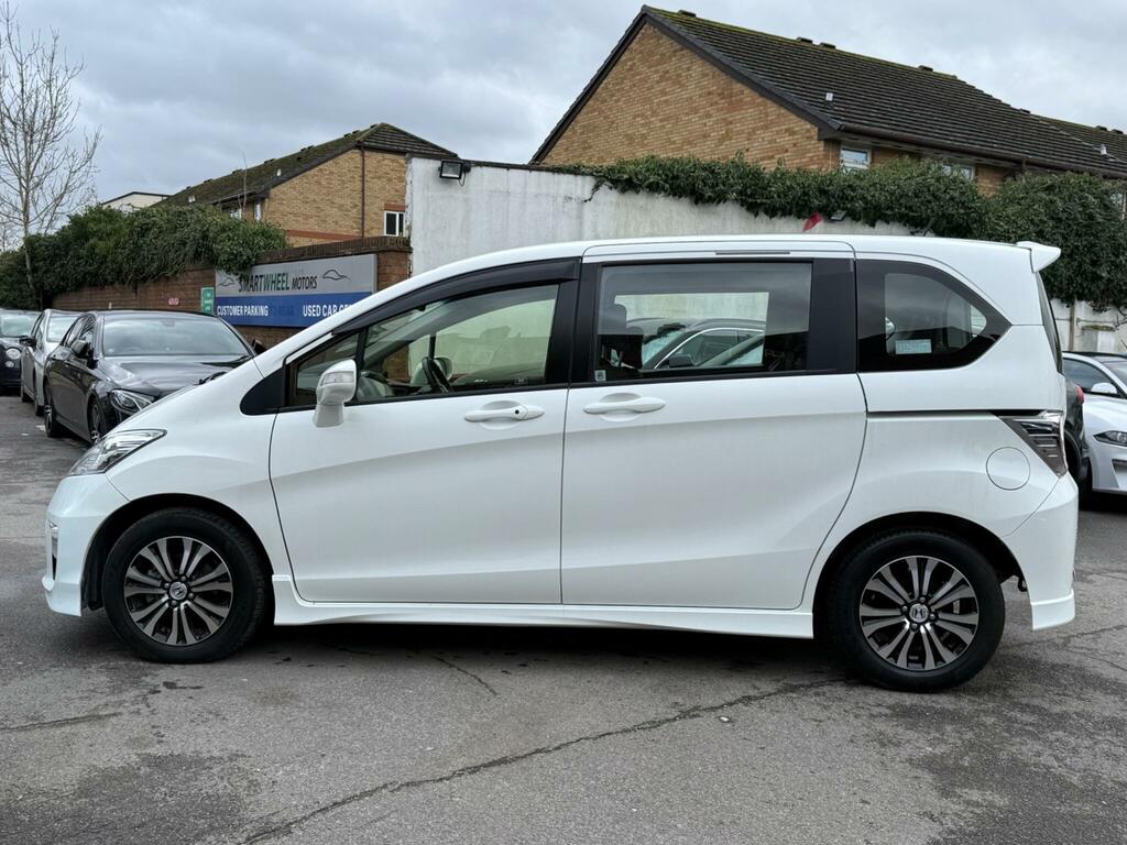 Honda Freed Pethybrid 1.5Cc, 1565 Reg ,7 Seat , Bimta Miles White #10