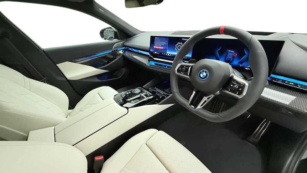 BMW i5 442Kw M60 Xdrive 84Kwh YP75GWD Black #6