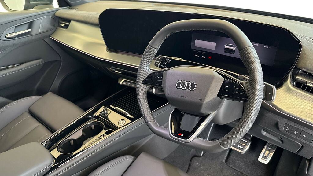 Audi Q3 1.5 E-hybrid S Line S Tronic YH75PHU Grey #6