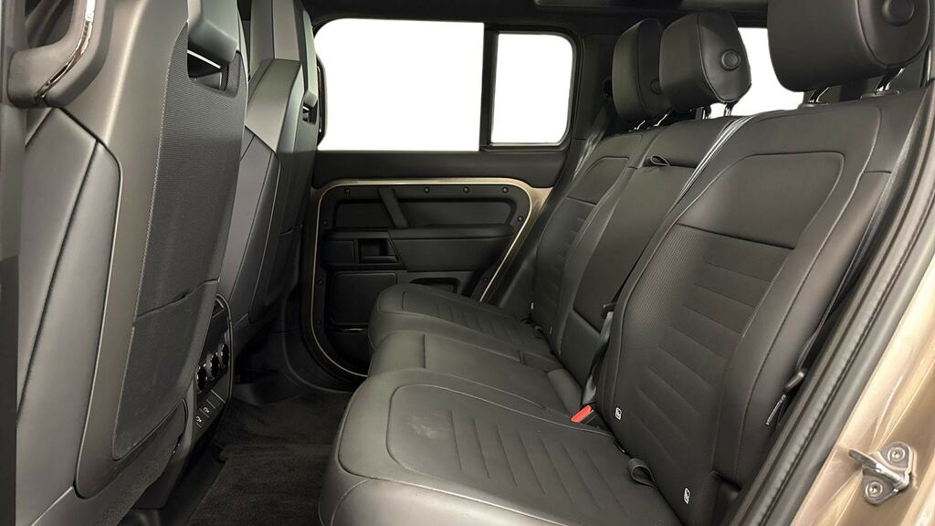 Land Rover Defender 110 4.4 P635 Octa 110 LB75XHS Gold #4