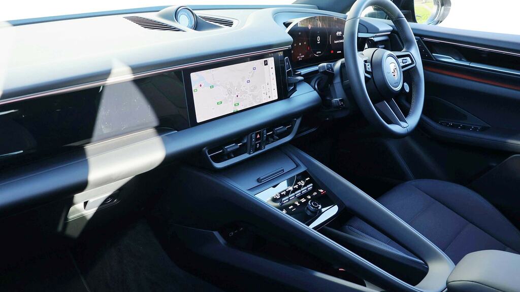 Porsche Macan 265Kw 100Kwh SF75TTJ Grey #3