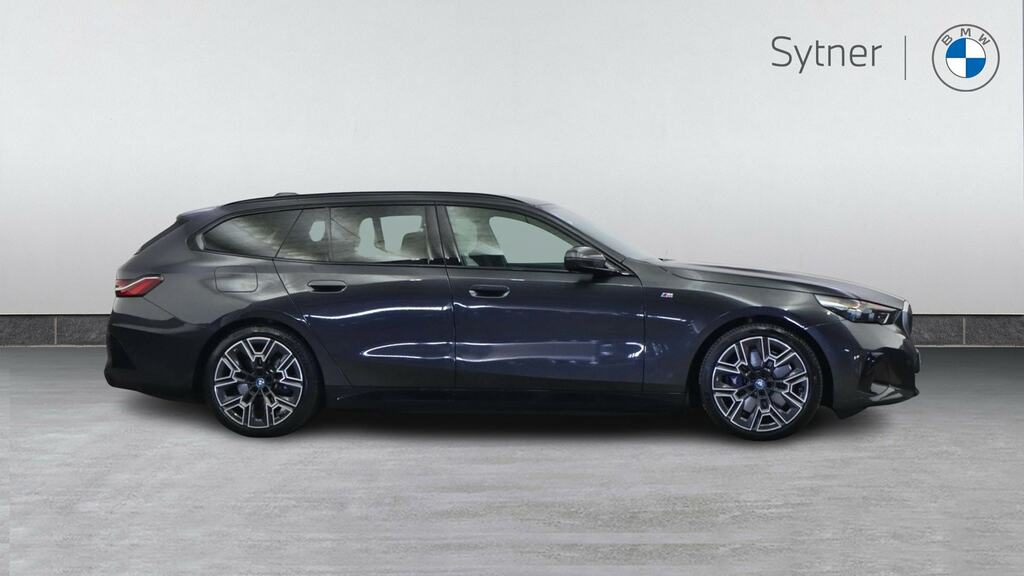 BMW i5 250Kw Edrive40 M Sport 84Kwh Techcomf YG25EHM Grey #3