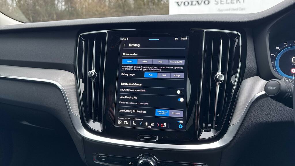 Volvo V60 Cross Country Plus, B4 Mild Hybrid, Dark Blis And Cros Grey #31