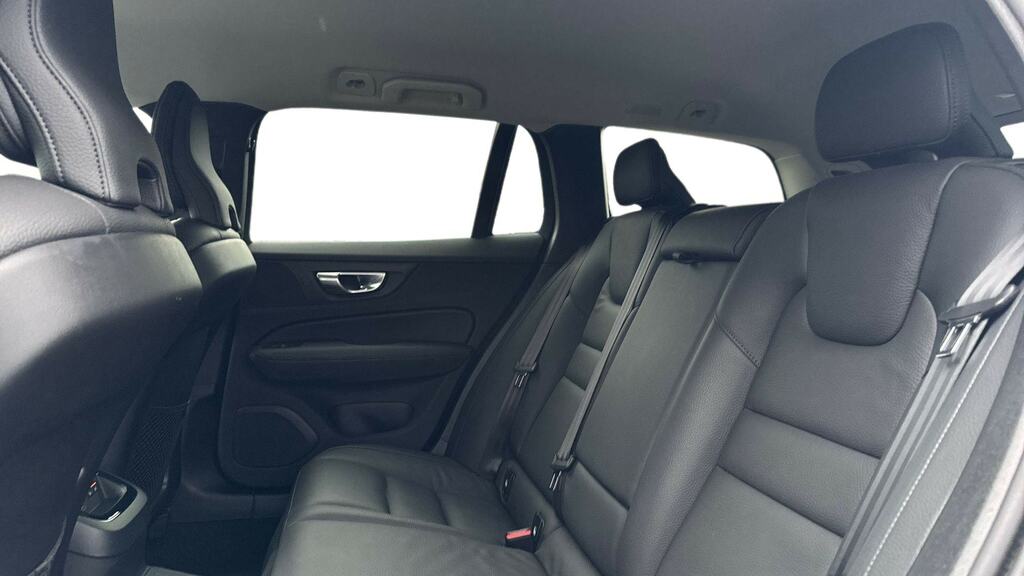 Volvo V60 Cross Country Plus, B4 Mild Hybrid, Dark Blis And Cros Grey #30