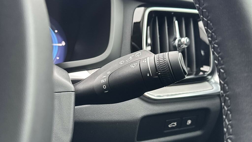 Volvo V60 Cross Country Plus, B4 Mild Hybrid, Dark Blis And Cros Grey #23