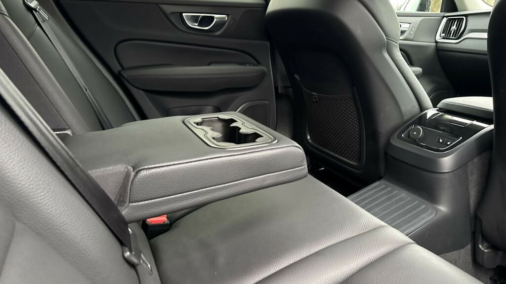 Volvo V60 Cross Country Plus, B4 Mild Hybrid, Dark Blis And Cros Grey #24