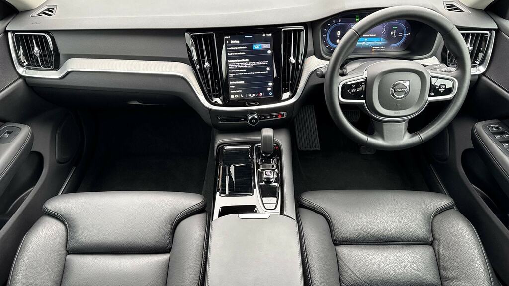Volvo V60 Cross Country Plus, B4 Mild Hybrid, Dark Blis And Cros Grey #20
