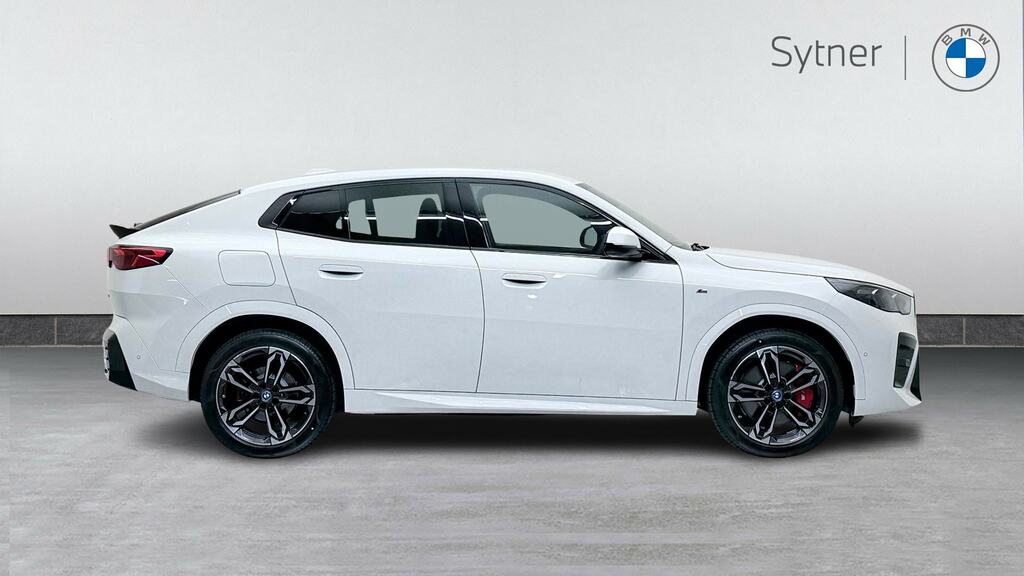 BMW iX2 150Kw Edrive20 Shadow Edition 65Kwh YM75OTL White #3