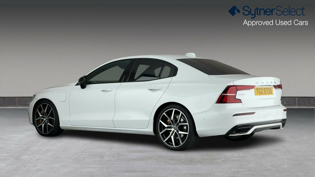 Volvo S60 D3 150 R Design Nav Black #2