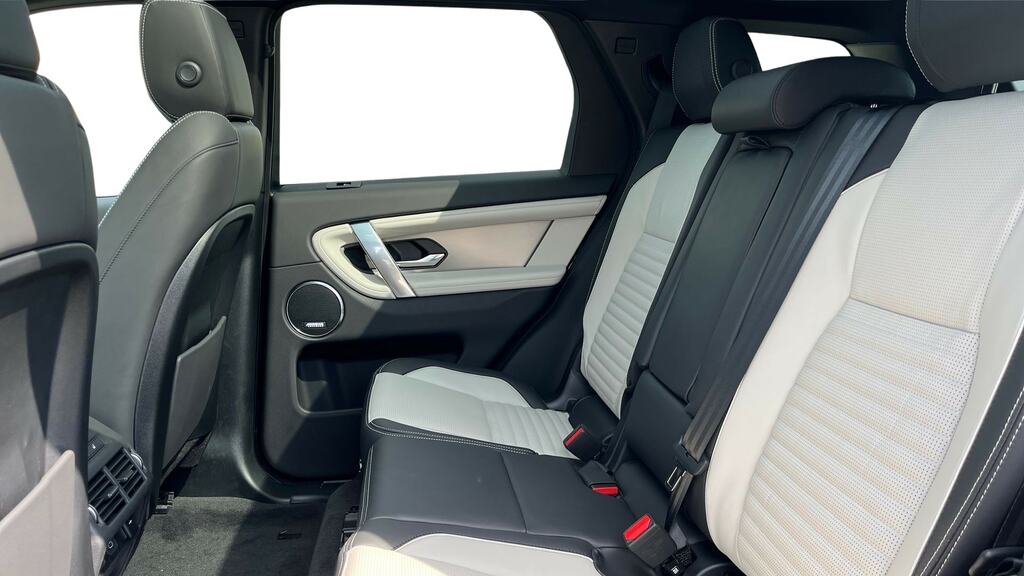 Land Rover Discovery Sport 1.5 P270e Dynamic Hse 5 Seat GD25AKV Black #4