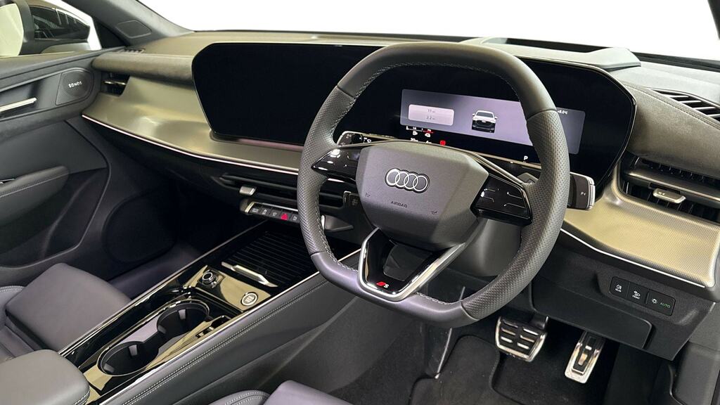 Audi Q3 1.5 E-hybrid S Line S Tronic Soundvision YA75KVP Black #6
