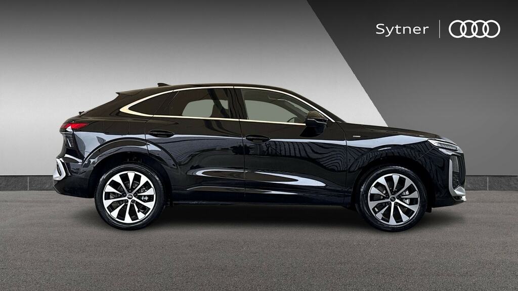 Audi Q3 1.5 E-hybrid S Line S Tronic Soundvision YA75KVP Black #4