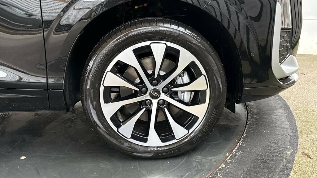 Audi Q3 1.5 E-hybrid S Line S Tronic Soundvision YA75KVP Black #5