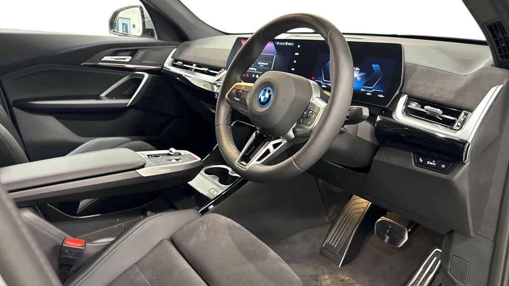 BMW iX2 150Kw Edrive20 Shadow Edition 65Kwh EN75UGK Grey #6