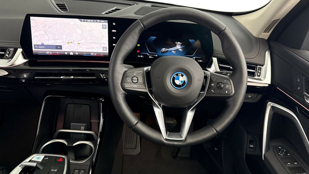 BMW iX1 150Kw Edrive20 Xline 65Kwh Tech OX75RVY Green #5