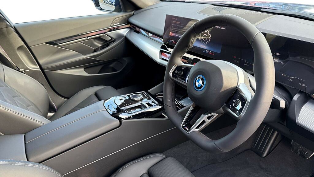 BMW i5 250Kw Edrive40 M Sport Pro 84Kwh RA75HDG Blue #6