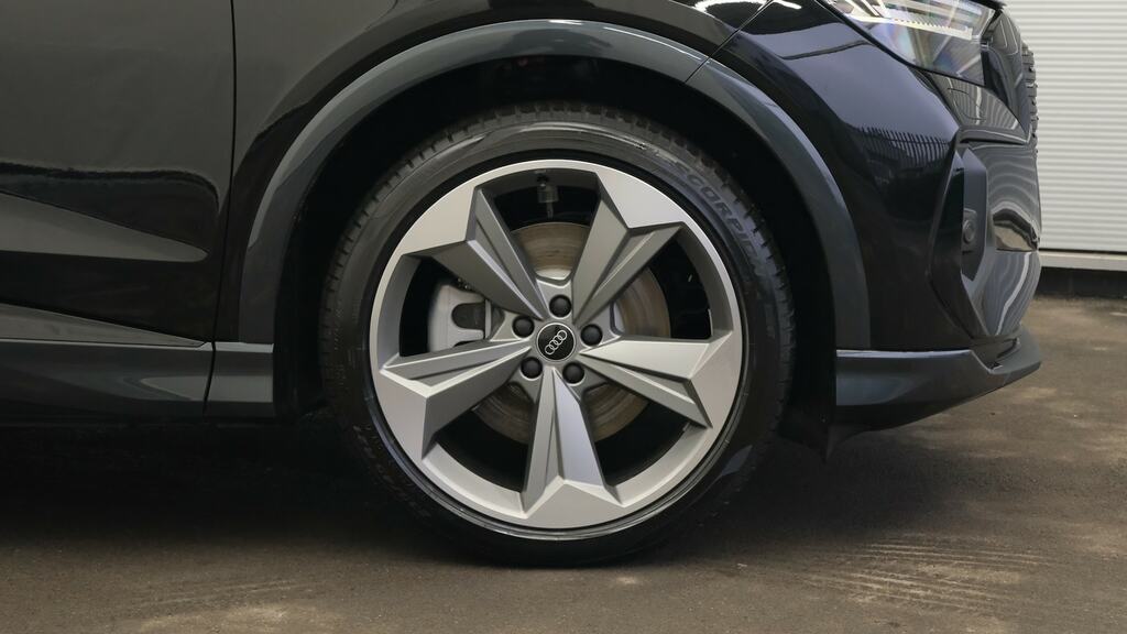 Audi Q4 E Tron 150Kw 40 63Kwh Black Edition Tech Pack YK75SYN Black #5