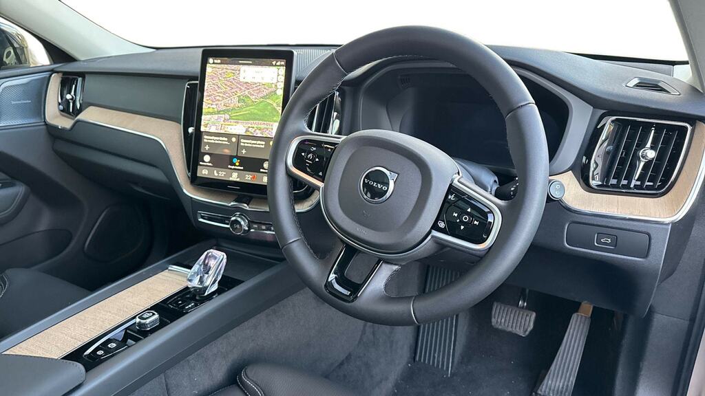 Volvo XC60 2.0 B5p Plus Pro Dark Awd Geartronic DC75ZPX Gold #5