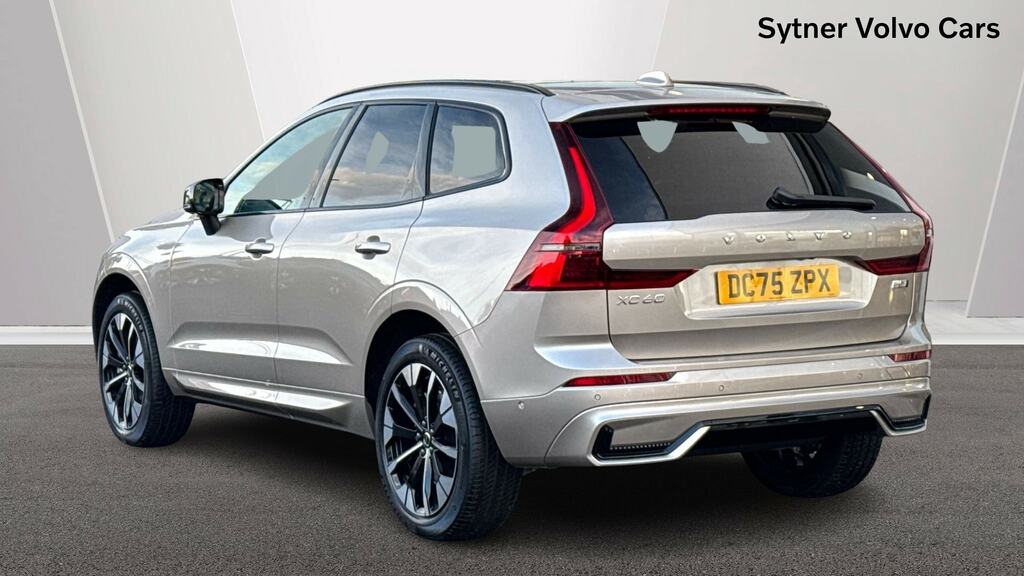 Volvo XC60 2.0 B5p Plus Pro Dark Awd Geartronic DC75ZPX Gold #2
