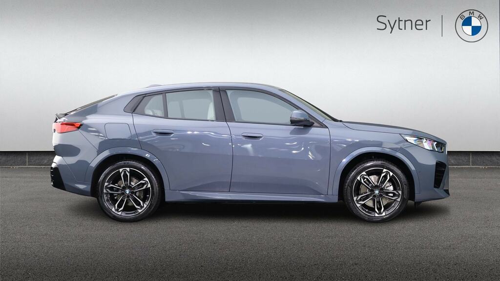 BMW iX2 230Kw Xdrive30 M Sport 65Kwh FG75BEO Blue #3