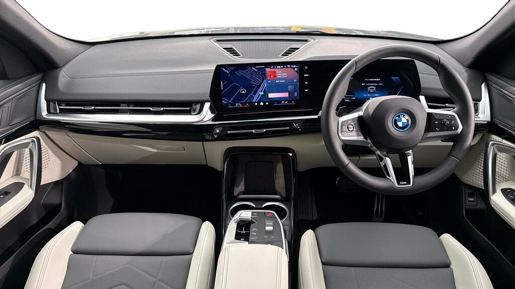 BMW iX2 230Kw Xdrive30 M Sport 65Kwh FG75BEO Blue #4