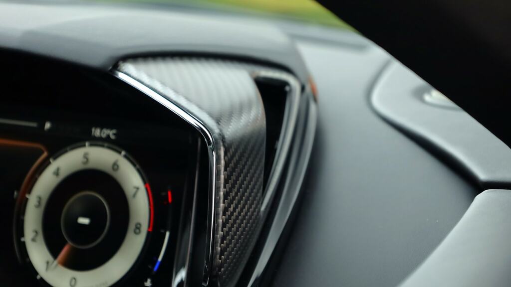 Aston Martin Vanquish Coupe Silver #65