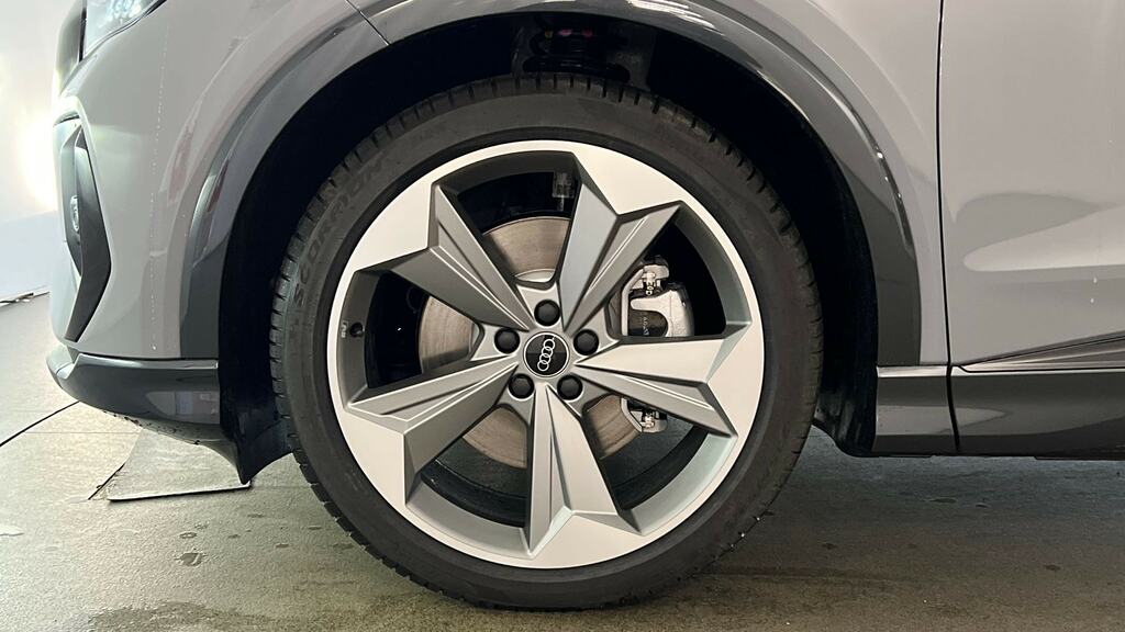 Audi Q4 E Tron 150Kw 40 63Kwh Black Edition Tech Pack FH75OPK Grey #5
