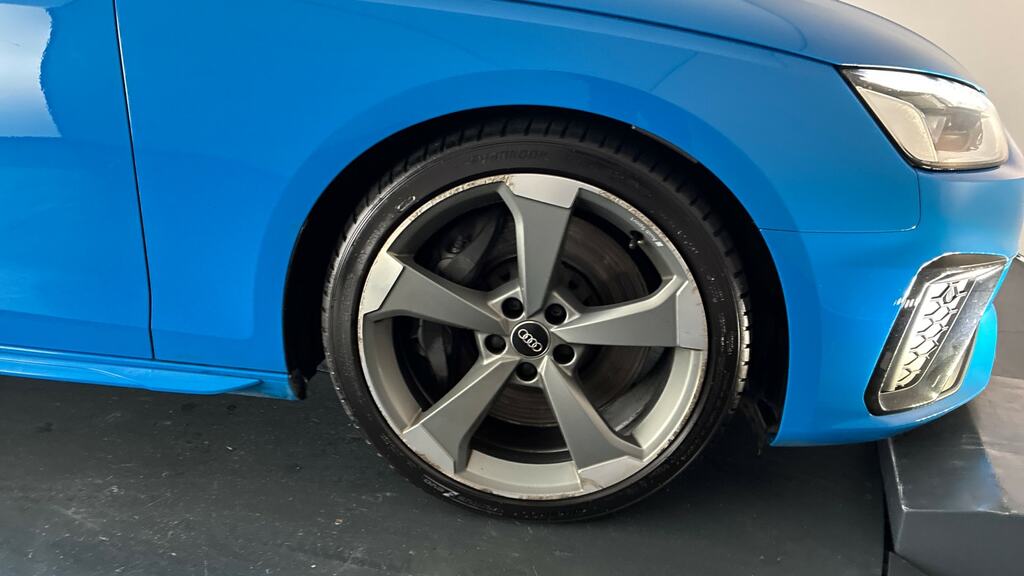 Audi A4 2.0 Se Black #23
