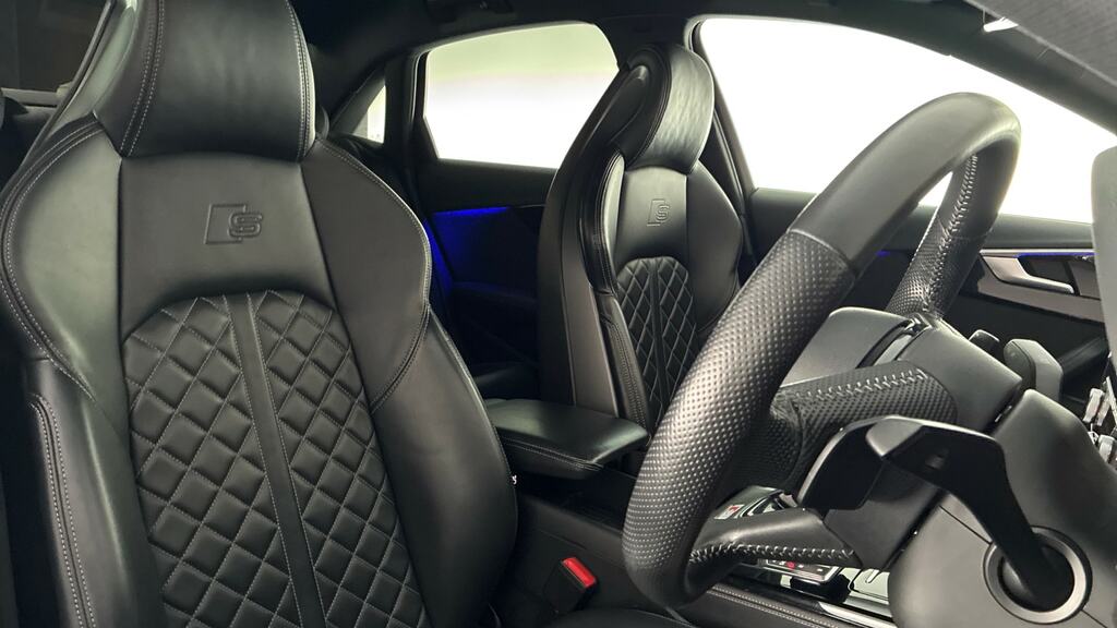 Audi A4 2.0 Se Black #10