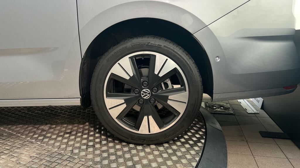 Volkswagen Multivan 2.0 Tdi Style Lwb Dsg CY75GJG Silver #5
