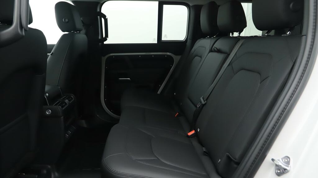 Land Rover Defender 110 2.0 P300e X-dynamic Se 110 KM75OWZ Grey #4