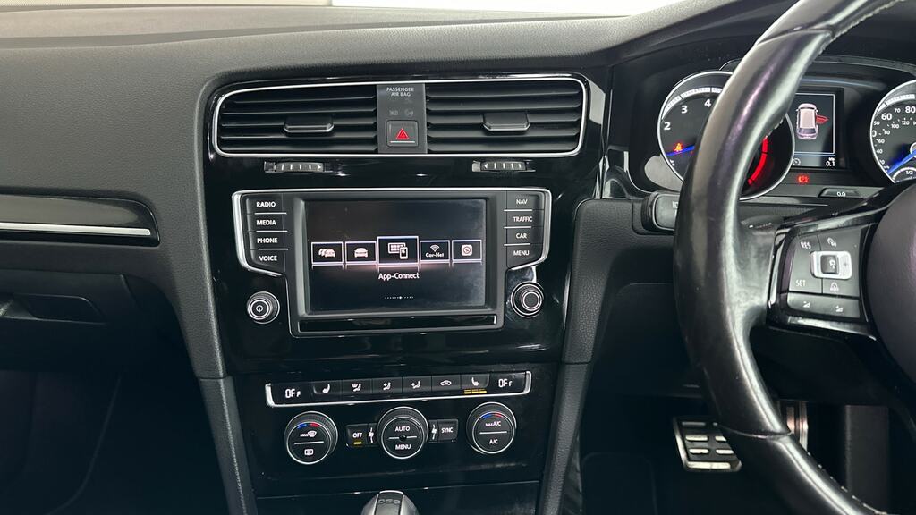 Volkswagen e-Golf 2.0 Tsi R Dsg White #7