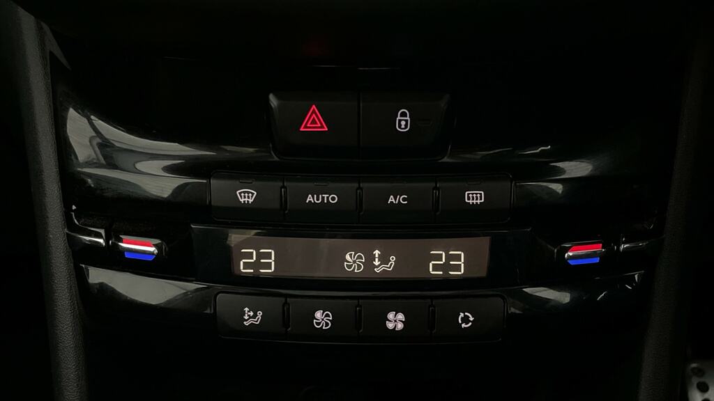 Peugeot e-2008 1.2 Puretech Allure Premium Grey #16