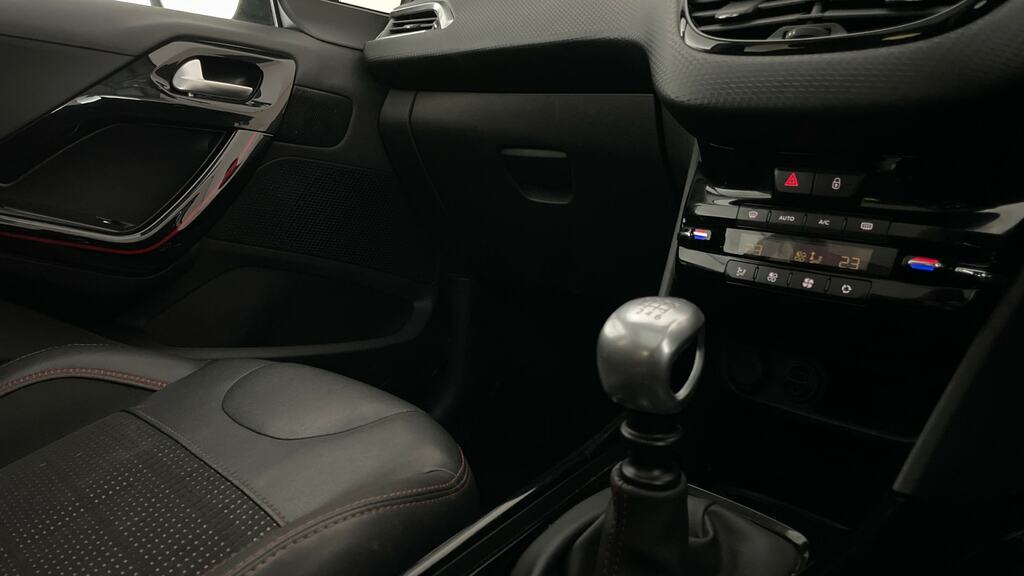 Peugeot e-2008 1.2 Puretech Allure Premium Grey #27