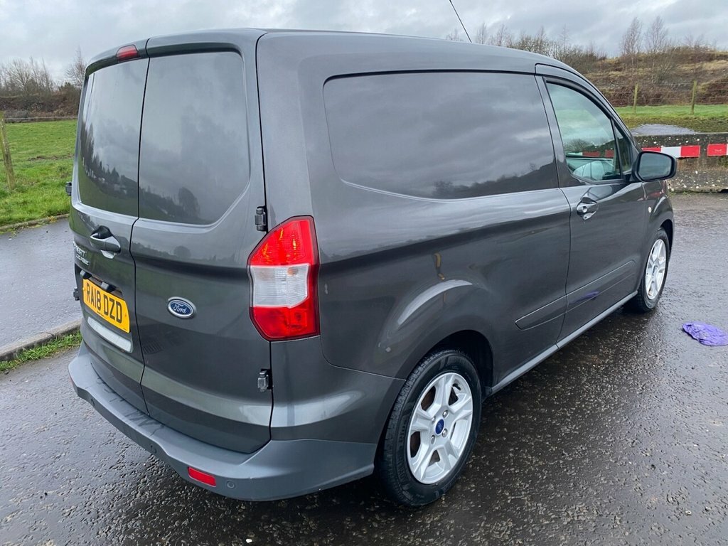 Ford Transit Courier 1.5L Limited Grey #3